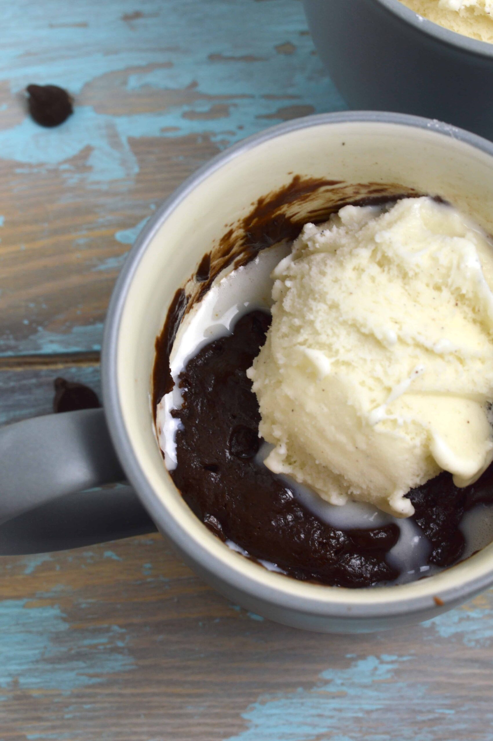 One mug and one minute to perfect mug brownie chocolaty perfection!